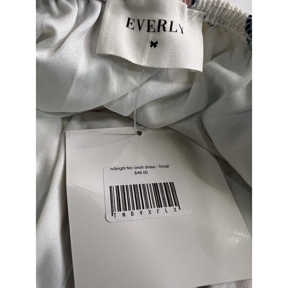 Everly bright floral off the shoulder cinch dress size small NWT - Picture 6 of 8